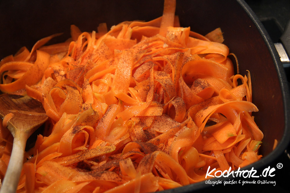 Karottennudeln mit Mango und Wachteleier kt f karotten nudeln 1 2kochtrotzt-rezepte