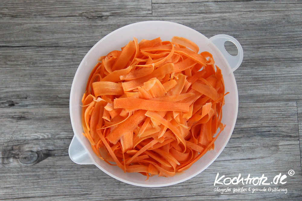 Karottennudeln mit Mango Karottennudeln mit Mango und Wachteleier