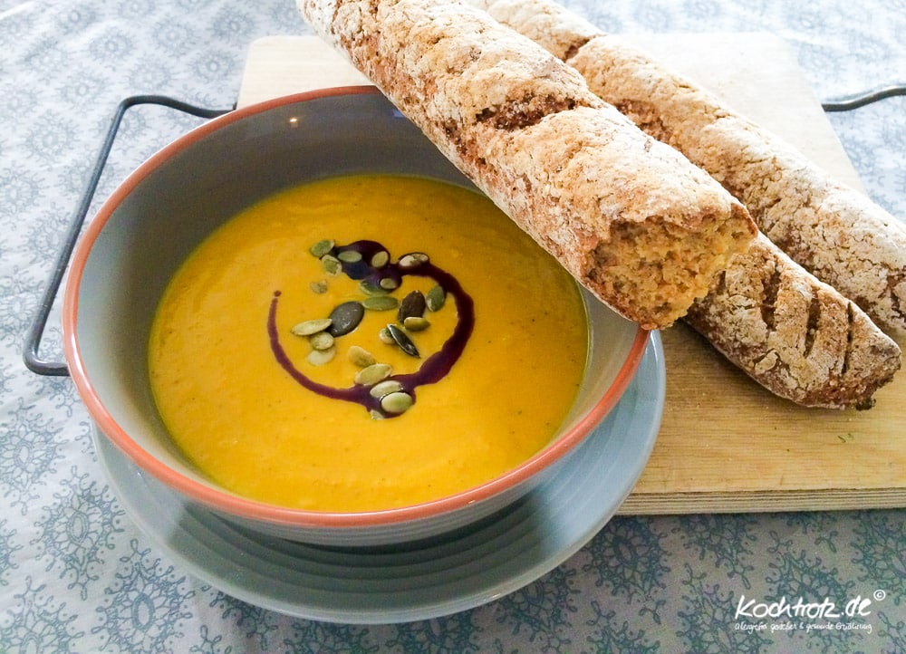 Allergenarme Kürbis-Süßkartoffel-Suppe mit Kokosmilch, asiatisch angehaucht 1 FrauTV rustikale kuerbis suesskartoffel mango suppe allergiearm 1 4kochtrotzt-rezepte