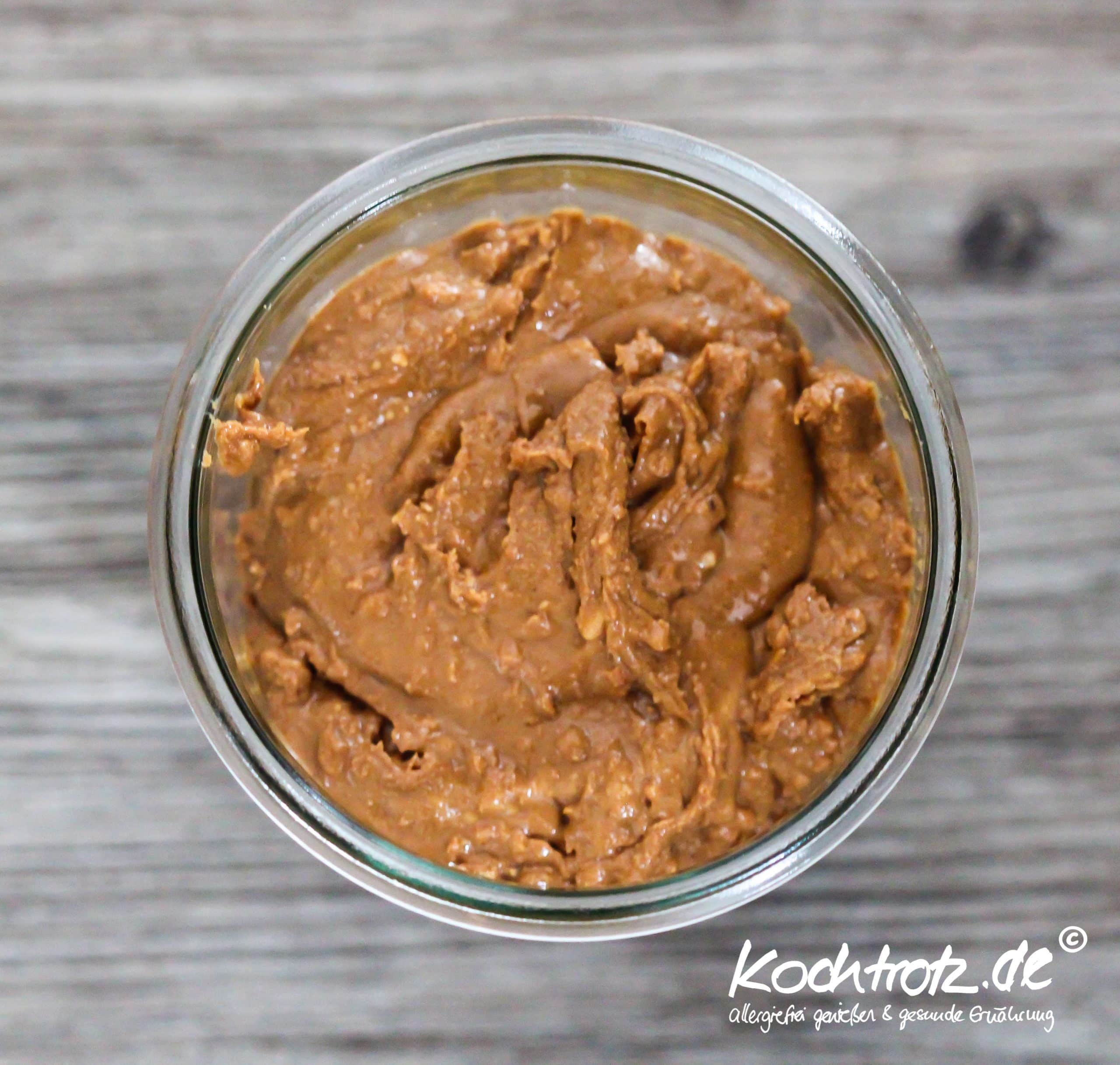 Rezept Erdnuss-Crunch und Erdnussmus 1 erdnuss muss erdnuss crunch 1 9 scaledkochtrotzt-rezepte
