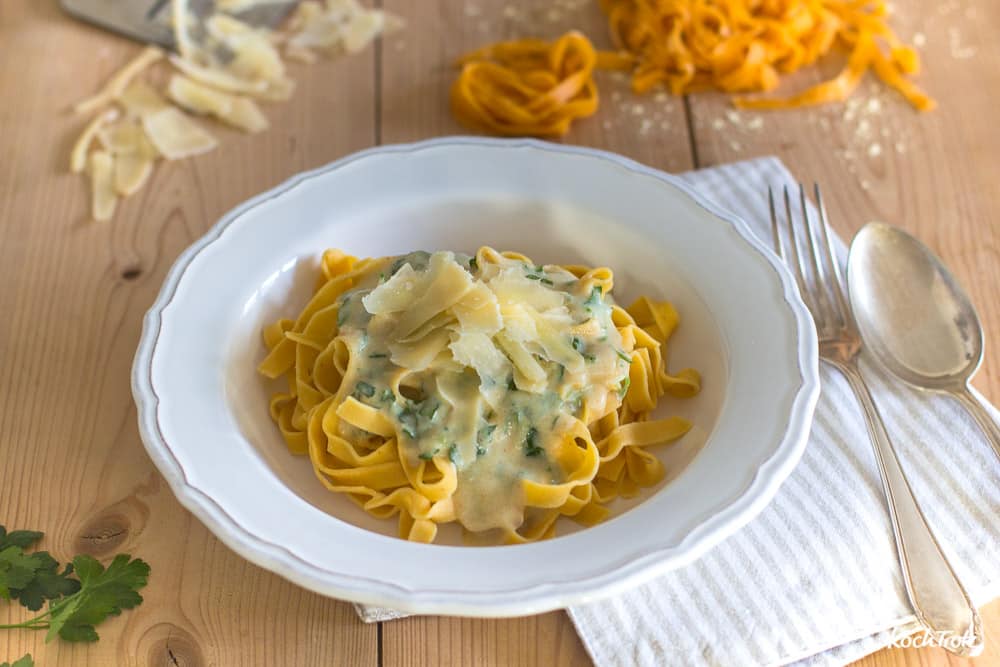 Glutenfreie Fettuccine mit leichter Sauce Alfredo 4 fettuccine alfredo low carb glutenfrei 48kochtrotzt-rezepte