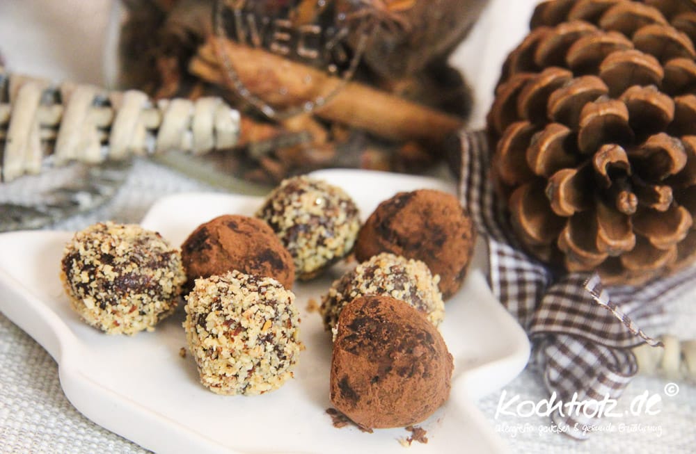 Früchte-Nuss-Kugeln ohne Backen - auch für Thermomix 1 fruechte kugeln vegan ohne backen 1 5 7kochtrotzt-rezepte