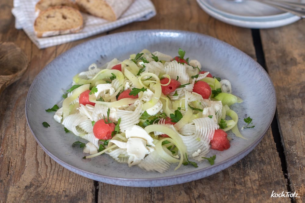 Frühlingssalat mit Mairübchen 7 fruehlingssalat mairuebchen gurke melone 1 18kochtrotzt-rezepte