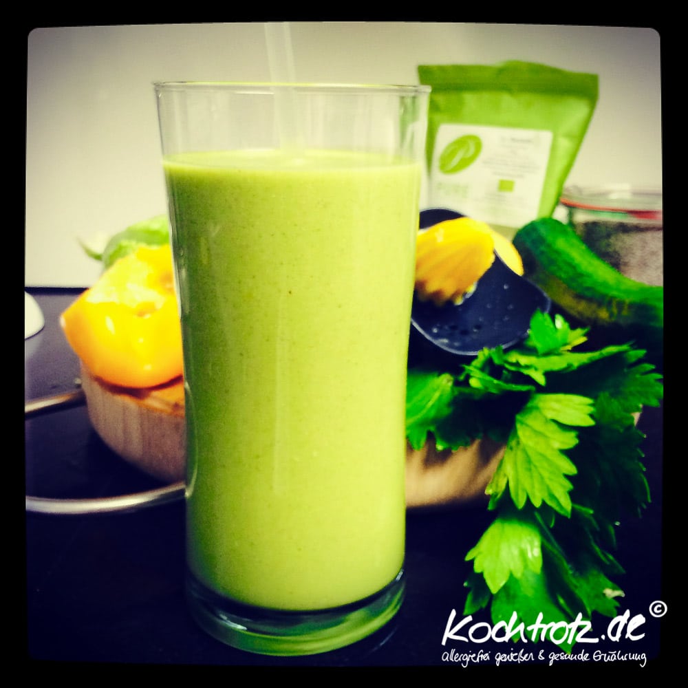 Green Smoothie mit Superfoods und Bleichsellerie 4 green smoothie salat mango superfoods 1 2 7kochtrotzt-rezepte