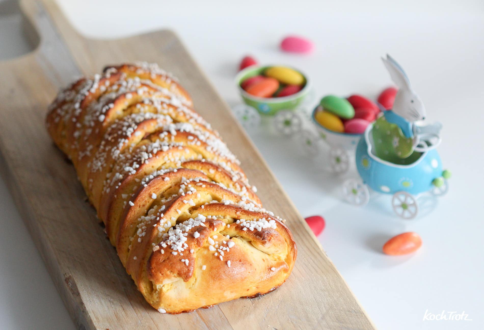 Gefüllter Osterzopf mit einfacher Flechttechnik - glutenfrei, laktosefrei, optional fructosearm und milchfrei 7 hefezopf gefuellt glutenfrei laktosefrei 3Pauly Osterspecial 10kochtrotzt-rezepte