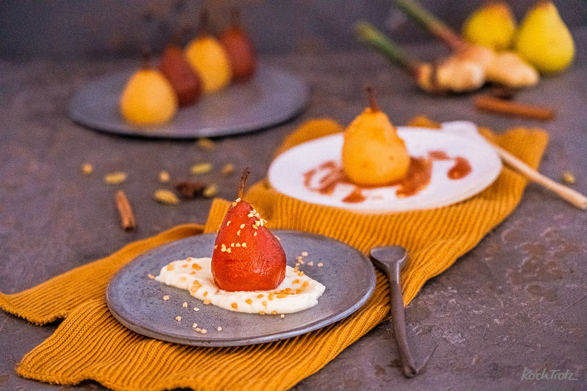 Pochierte Kardamom-Birnen | einfaches und doch besonderes Dessert 5 kardamom birne pochiert ohne alkohol 15 14kochtrotzt-rezepte