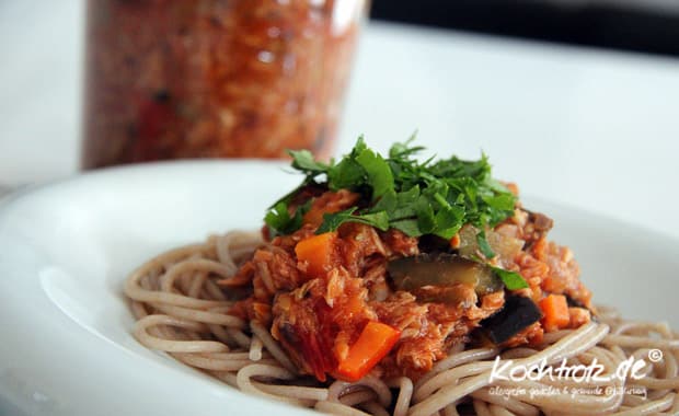 Auberginen-Thunfisch-Nudeln 1 kt f auberginen thunfisch nudeln 4kochtrotzt-rezepte