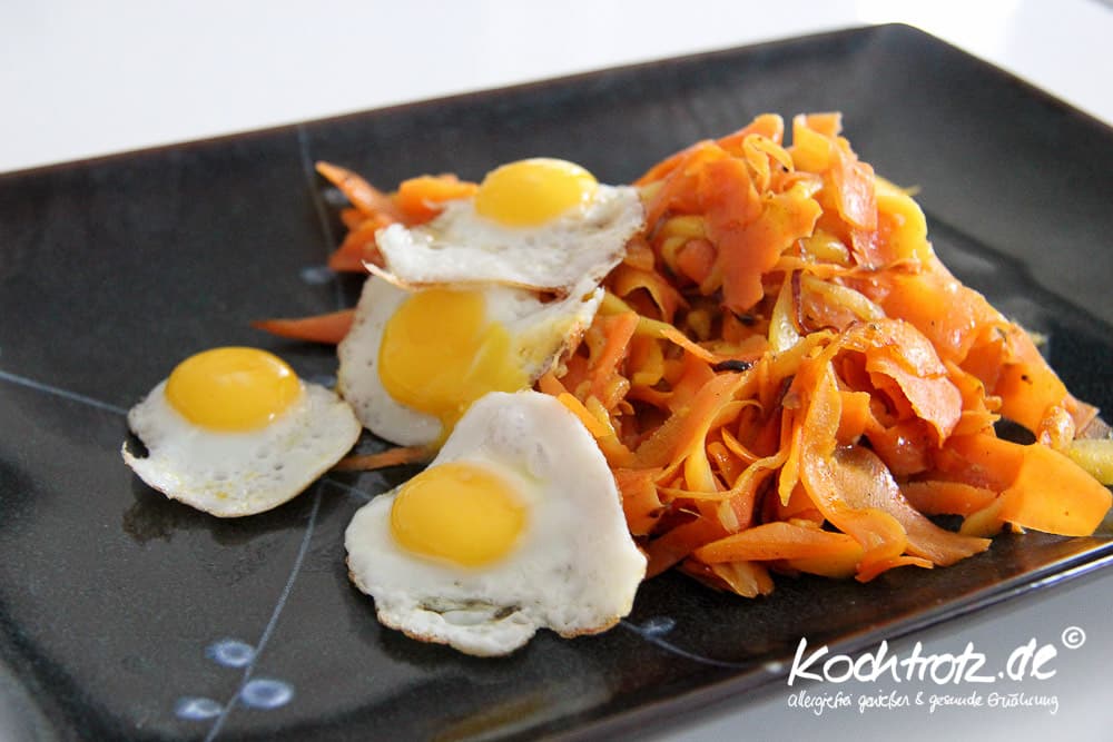 Karotten-Nudeln mit Mango und Wachtel-Spiegelei 1 kt f karotten nudeln 1 8kochtrotzt-rezepte