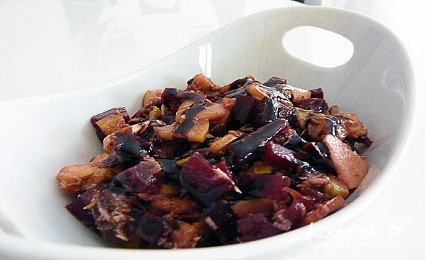 Verschärfte Version: Rote Bete-Apfel-Salat mit frischem Meerrettich und Kümmel 1 kt f rote bete apfel merrettich salat 4kochtrotzt-rezepte