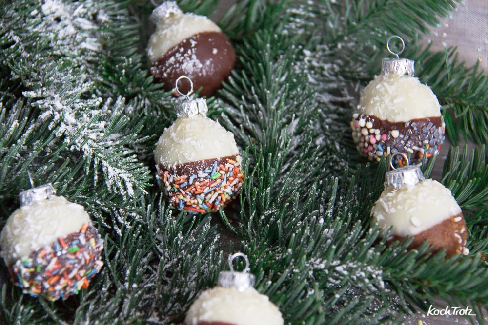Essbare Weihnachtskugeln ohne Backen | tolles Geschenk aus der Küche mit einer Expressvariante 3 nougat espresso weihnachtskugeln 2 5kochtrotzt-rezepte