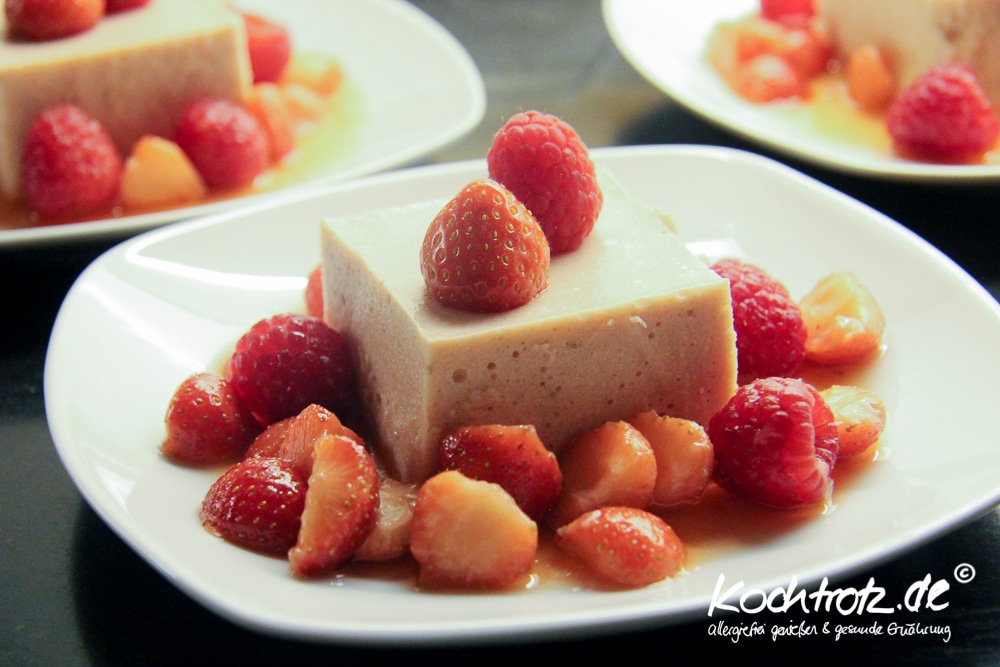 Rhabarber-Erdbeer-Himbeer-Mousse laktosefrei 1 rhabarber erdbeer himbeer mousse 1 6kochtrotzt-rezepte