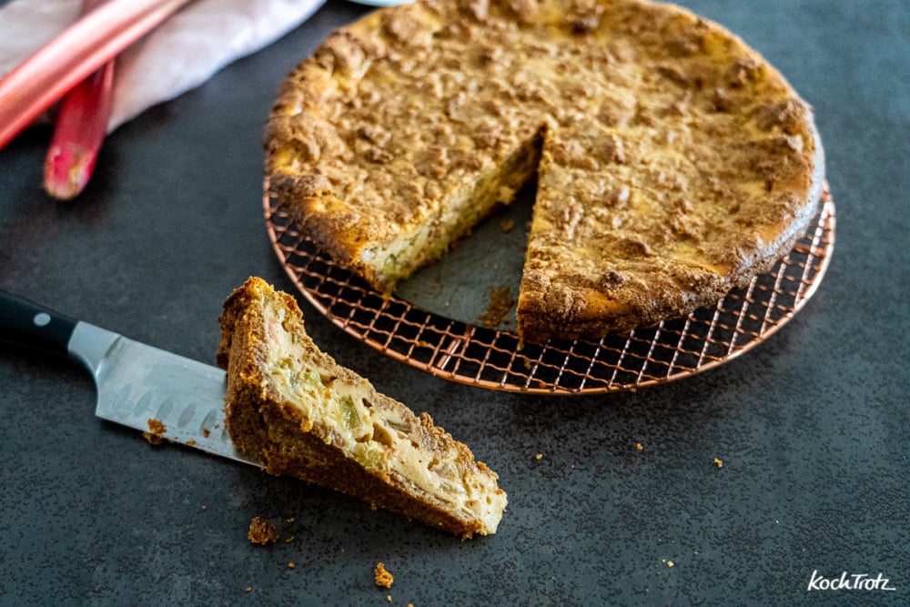Einfacher Rhabarber-Streuselkuchen 5 rhabarber streuselkuchen 8 scaled 33kochtrotzt-rezepte
