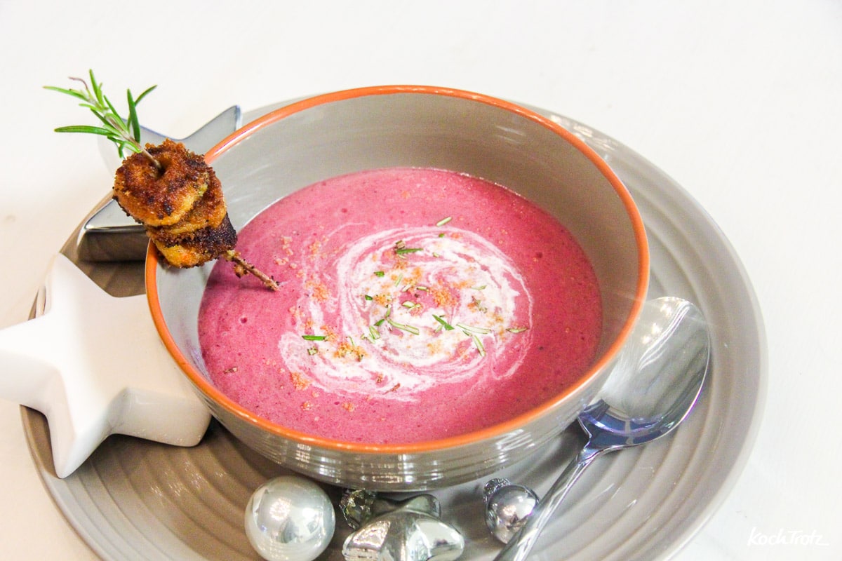 Rotkohl-Cranberry-Suppe mit Polenta-Spekulatius-Spiesschen 3 rotkohl cranberry suppe 2 2kochtrotzt-rezepte
