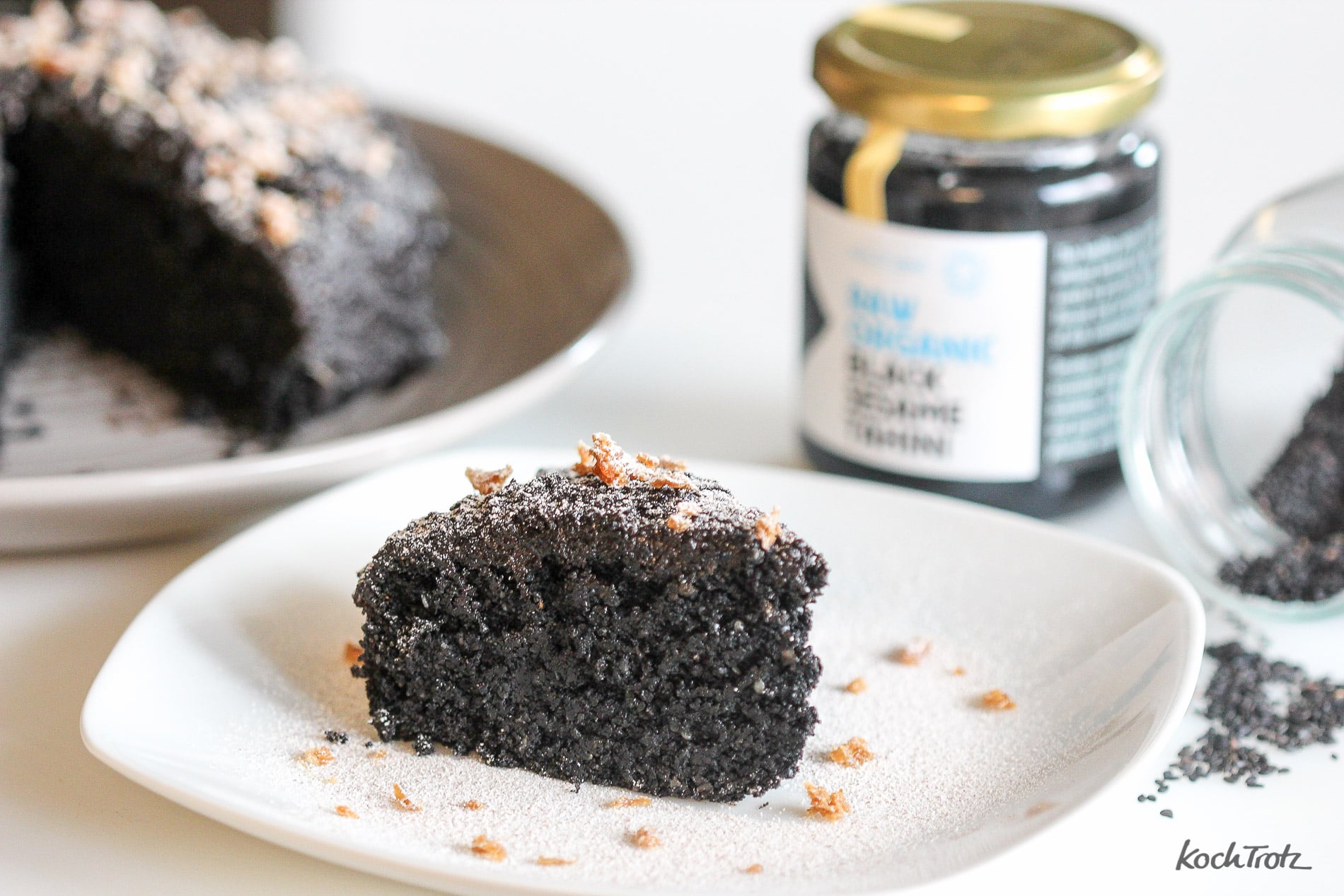 schwarzer Sesamkuchen, glutenfrei - Kuroi Neko Keki 3 schwarzer sesamkuchen glutenfrei vegan kuroi neko keki 1 4kochtrotzt-rezepte