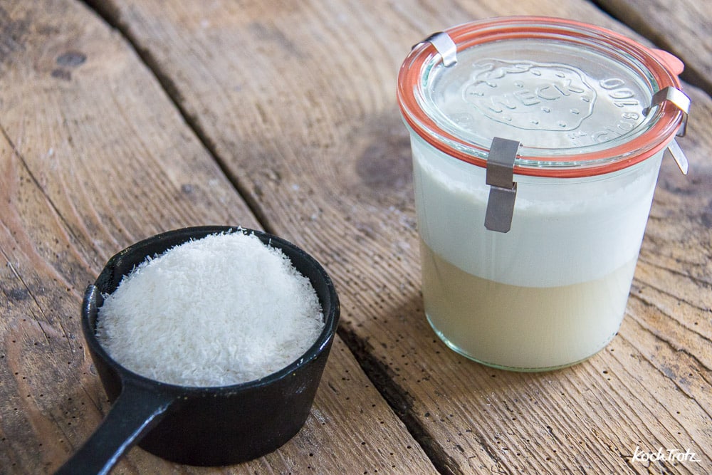 Cremige selbstgemachte Kokosmilch wie aus der Konservendose | mit Anleitung zum haltbar machen 7 selbstgemachte kokosmilch wie aus der dose 1 10 15kochtrotzt-rezepte
