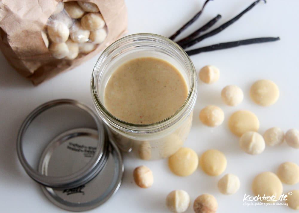 weiße Schokolade in der Macadamia-Creme - vegan oder vegetarisch - macht süchtig 3 weisse schokolade macadamia creme vegan 3 3kochtrotzt-rezepte