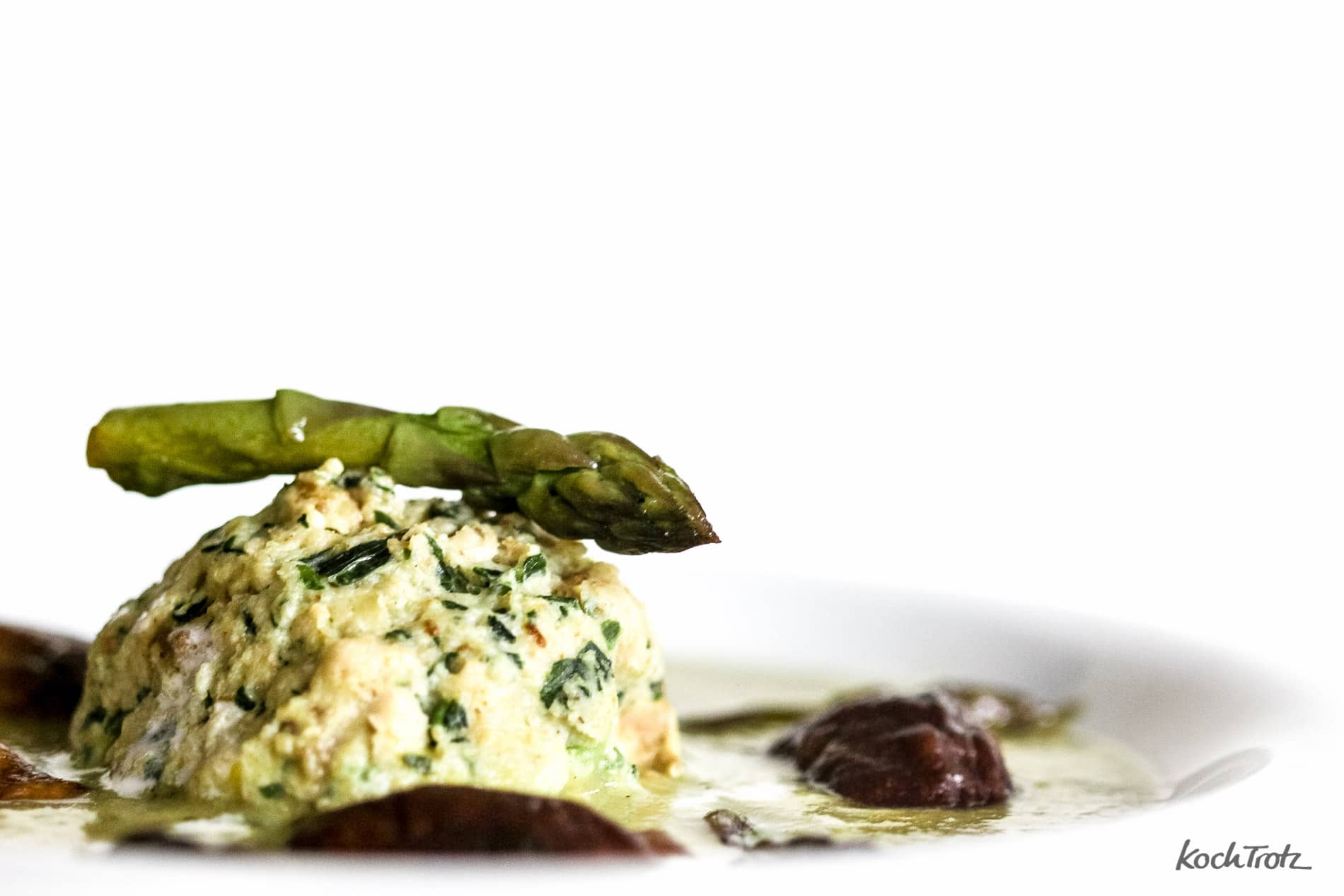 Bärlauch-Semmelknödel - viele Varianten - wahlweise glutenfrei, histaminarm, vegetarisch, vegan - alternativ mit Basilikum, Mangold oder anderem grünem Gemüse 1 baerlauch-knoedel-glutenfrei-vegetarisch-oder-vegan-alternativ-basilikum-5