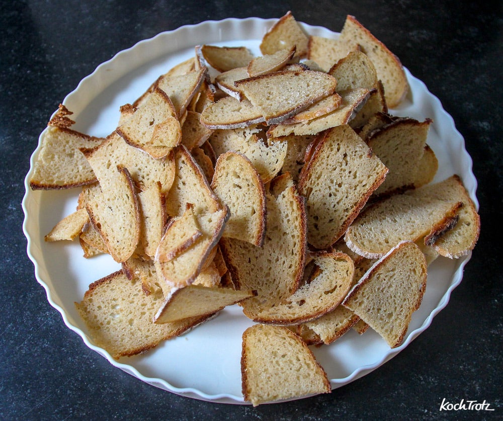 Brotzeit: Unsere liebsten Brot-Rezepte 11 Brot-Chips