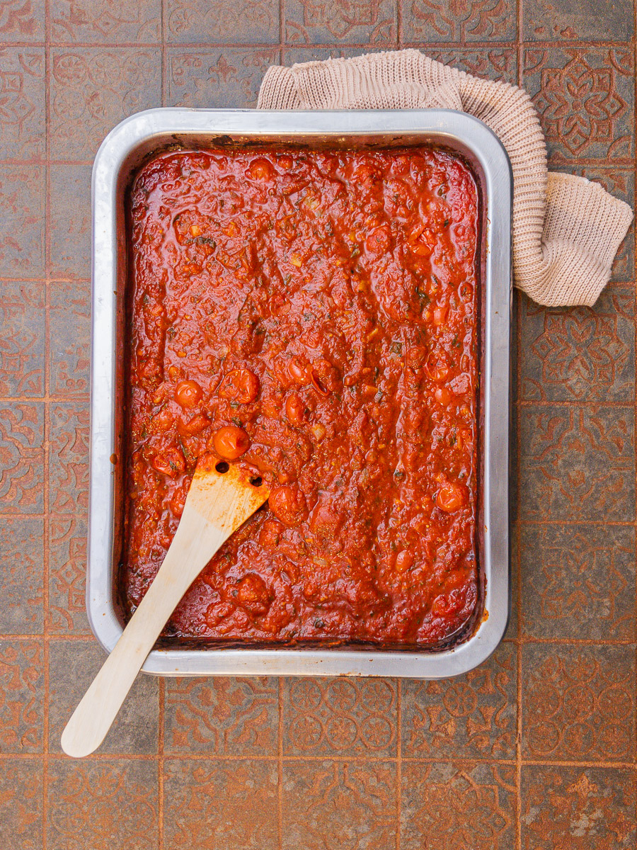 Rezept Tomatensauce aus dem Backofen - genial einfach und aromatisch
