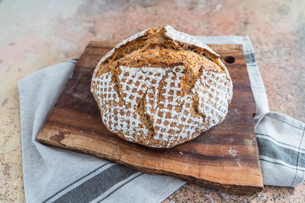 Brotzeit: Unsere liebsten Brot-Rezepte 10 Sauerteig-Brot ohne Kneten