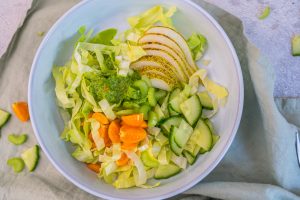 Zuckerhut-Salat mit Petersilien-Dressing