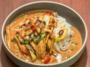 (Fake-)Hühnchen mit Erdnusssauce - asiatisch 7 huehnchen in erdnusssauce rezept 6kochtrotzt-rezepte