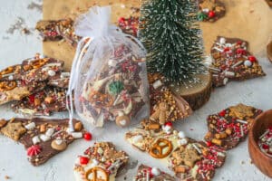 Wunderschöne Weihnachts-Schokolade selber machen | gelingsichere Bruchschokolade aus dem Backofen 5 Weihnachts-Schokolade selber machen, Bruchschokolade aus dem Backofen