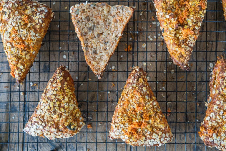 schnelle Karotten-Brötchen ohne Hefe, einfach Karotten-Ecken