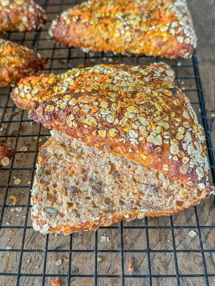 Schnelle Karotten-Brötchen - super einfach, ohne Hefe 3 schnelle Karotten-Brötchen ohne Hefe, einfach Karotten-Ecken
