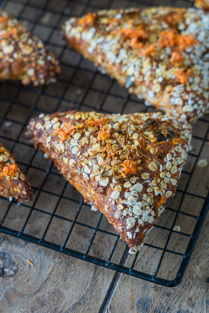 Schnelle Karotten-Brötchen - super einfach, ohne Hefe 1 schnelle Karotten-Brötchen ohne Hefe, einfach Karotten-Ecken