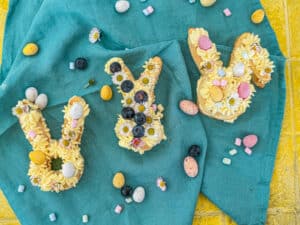 Mini Oster Number Cakes - super Hingucker, einfach und variabel 14 Mini Oster Number Cakes schnell, einfach und variabel