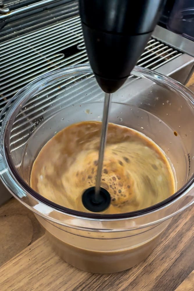 Cremiger Eiskaffee mit der Ninja Creami Eismaschine 4 cremiger Eiskaffee mit der Ninja Creami Eismaschine