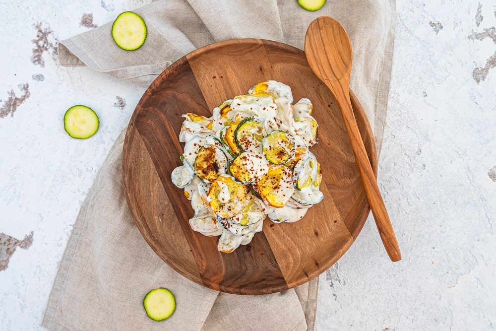 Gegrillte Zucchini mit Joghurtsoße - einfaches und schnelles Rezept 3 gegrillte Zucchini mit Joghurtsoße - einfaches Rezept