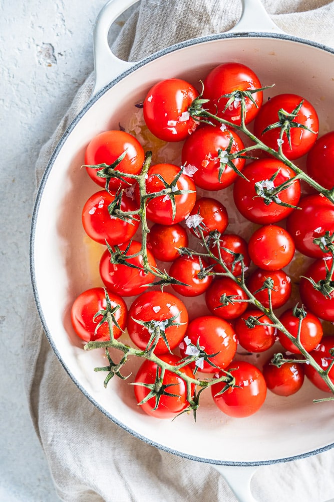 Gebackene Tomaten auf Joghurt - einfach und köstlich 1 Gebacken Tomaten auf Joghurt Rezept