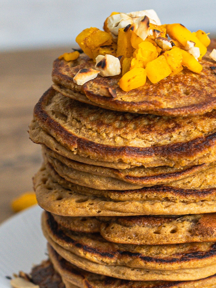 Vegane Kürbis-Pancakes - einfaches 4 Zutaten-Rezept (glutenfrei) 1 einfaches Rezept Kürbis-Pancakes, vegan und glutenfrei
