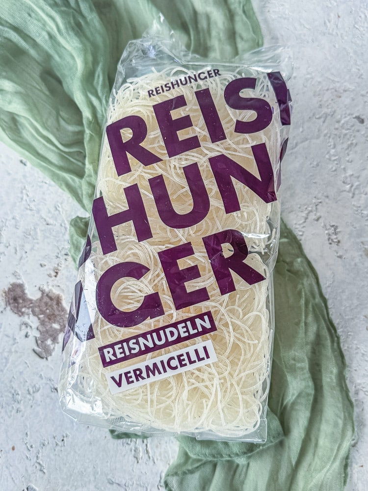 Spitzkohl asiatisch mit Reisnudeln - einfach, schnell und köstlich 2 Reisnudeln Vermicelli von Reishunger