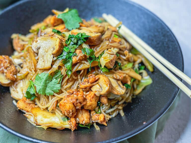 Spitzkohl asiatisch mit Reisnudeln einfaches Rezept