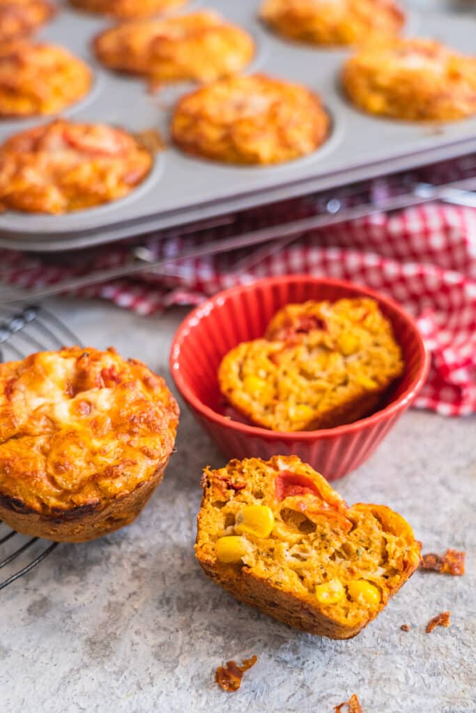 Schnelle Pizzamuffins mit Hafermehl – ohne Hefe! 2 Pizza-Hafer-Muffins glutenfrei Rezept