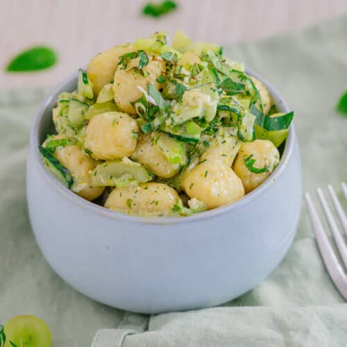 Schneller Gnocchi-Salat Rezept mit Wow-Effekt Schneller Gnocchi-Salat Rezept mit Wow-Effekt