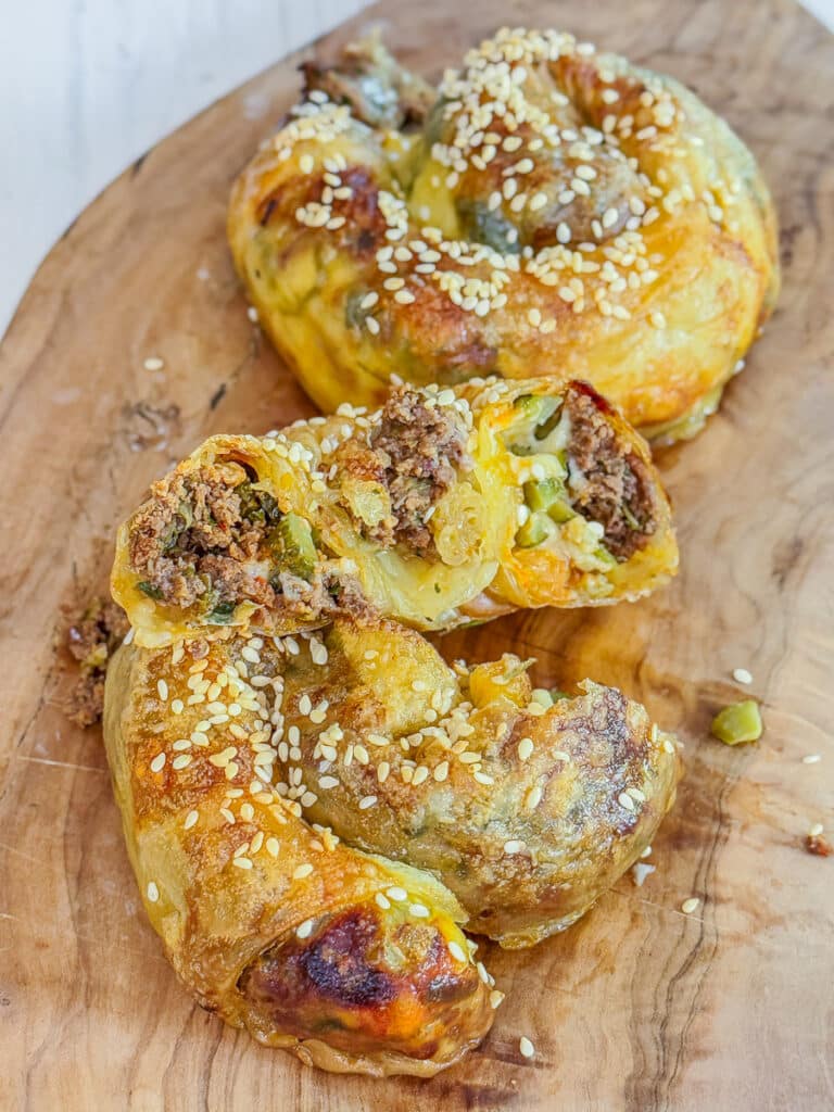 Knusprige Cheeseburger-Schnecken mit Reispapier – glutenfrei 2 Cheeseburger-Schnecken mit Reispapier - glutenfrei